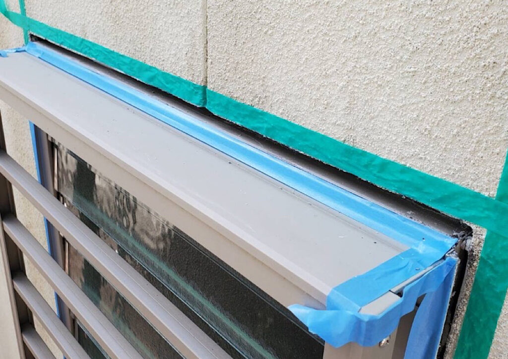 マスキングテープ貼りの様子