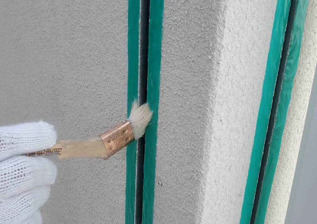 シーリングプライマー施工中