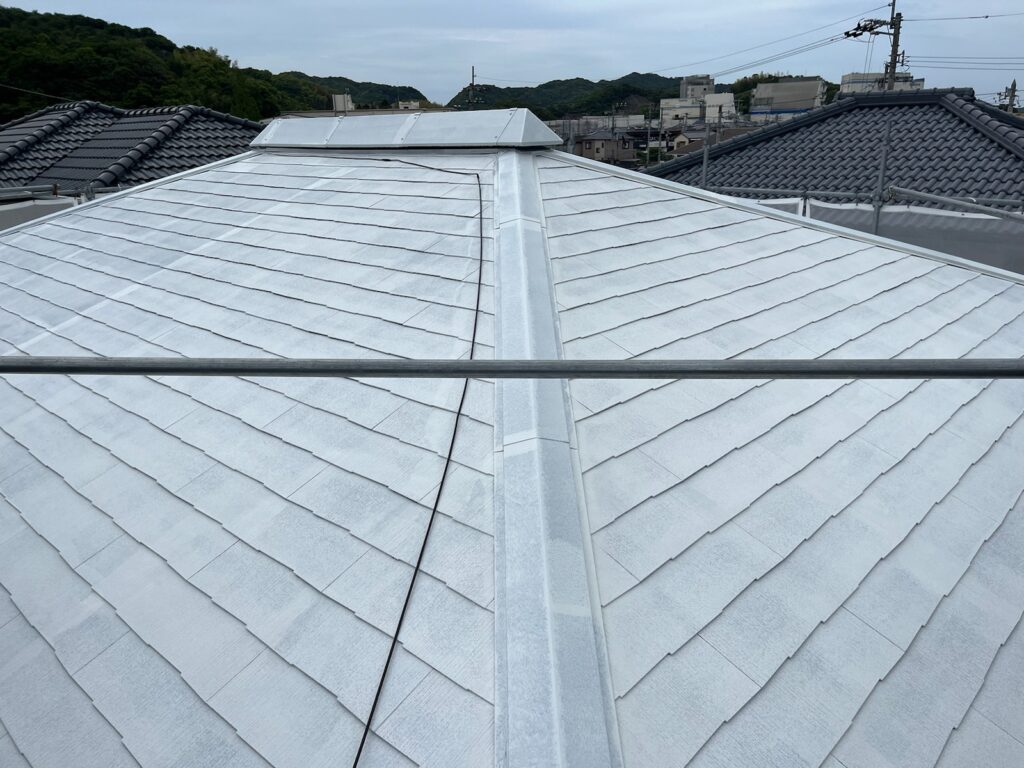 屋根下塗り1回目完成