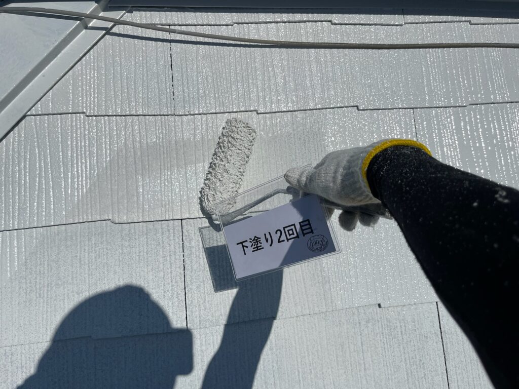 屋根下塗り2回目の様子