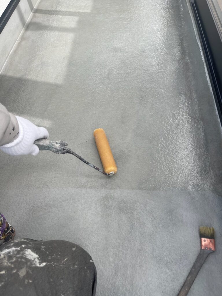 プライマー施工中