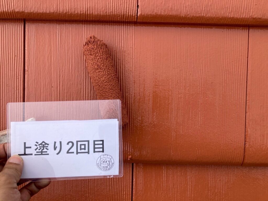 屋根上塗り2回目状況