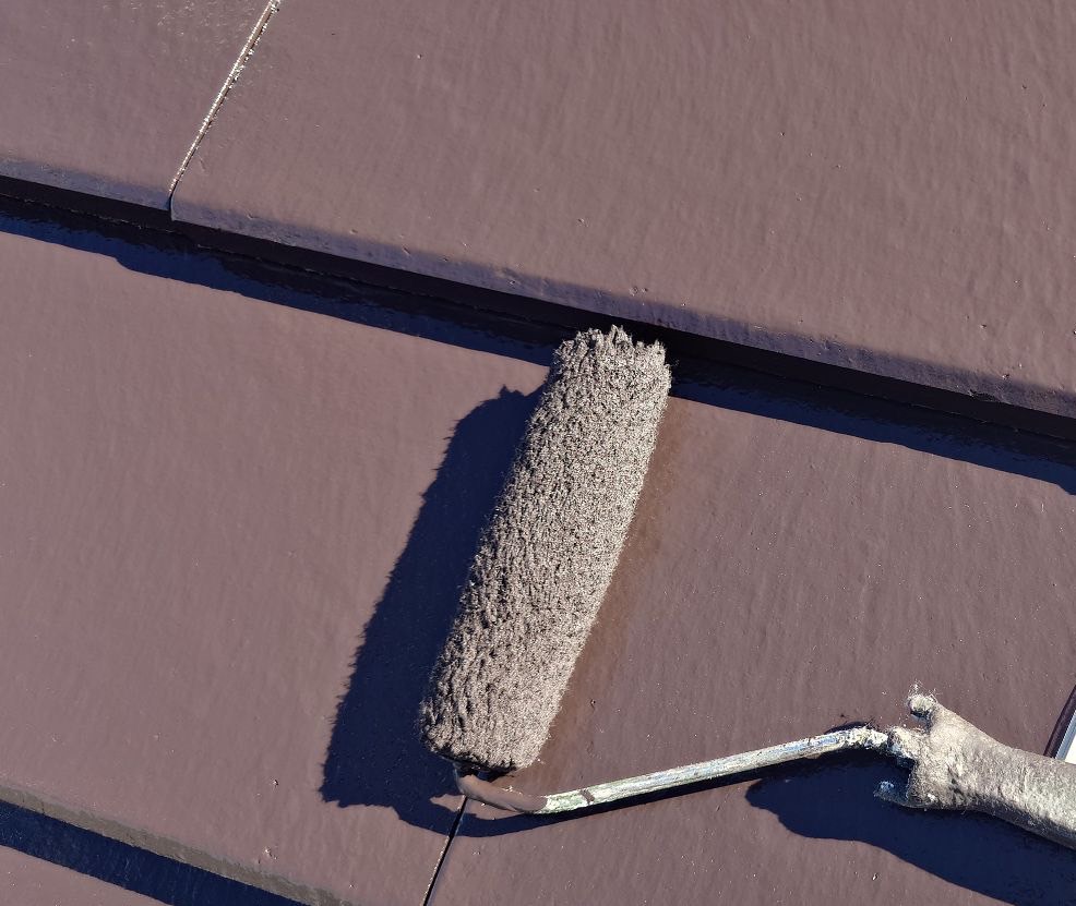 屋根上塗り2回目状況