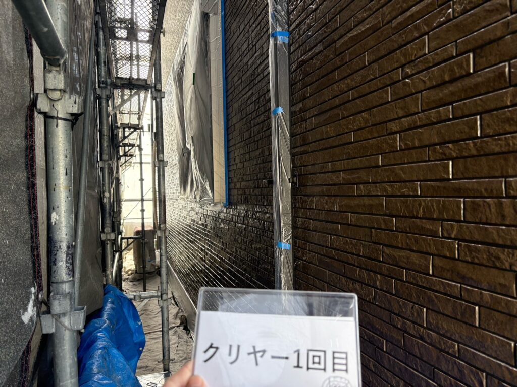 外壁クリヤー1回目完成