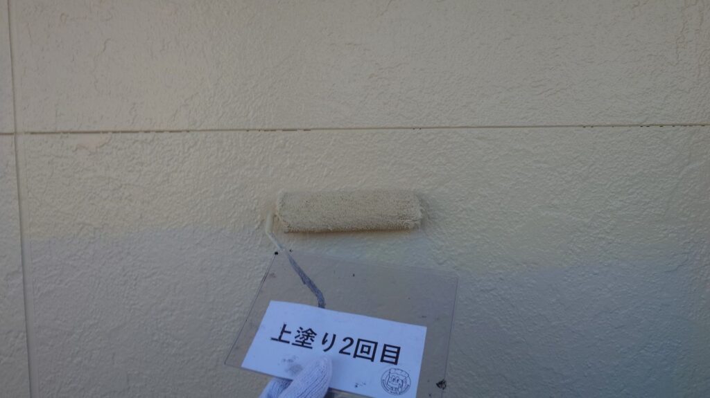 外壁塗装上塗り2回目