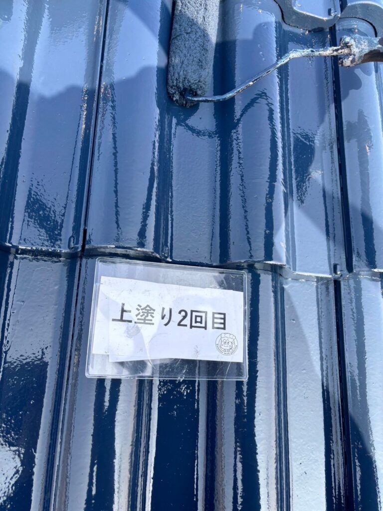 屋根上塗り2回目状況
