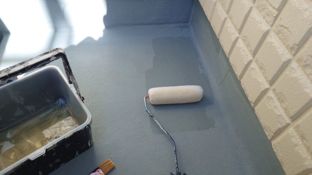 FRP防水<br />
プライマー塗布状況