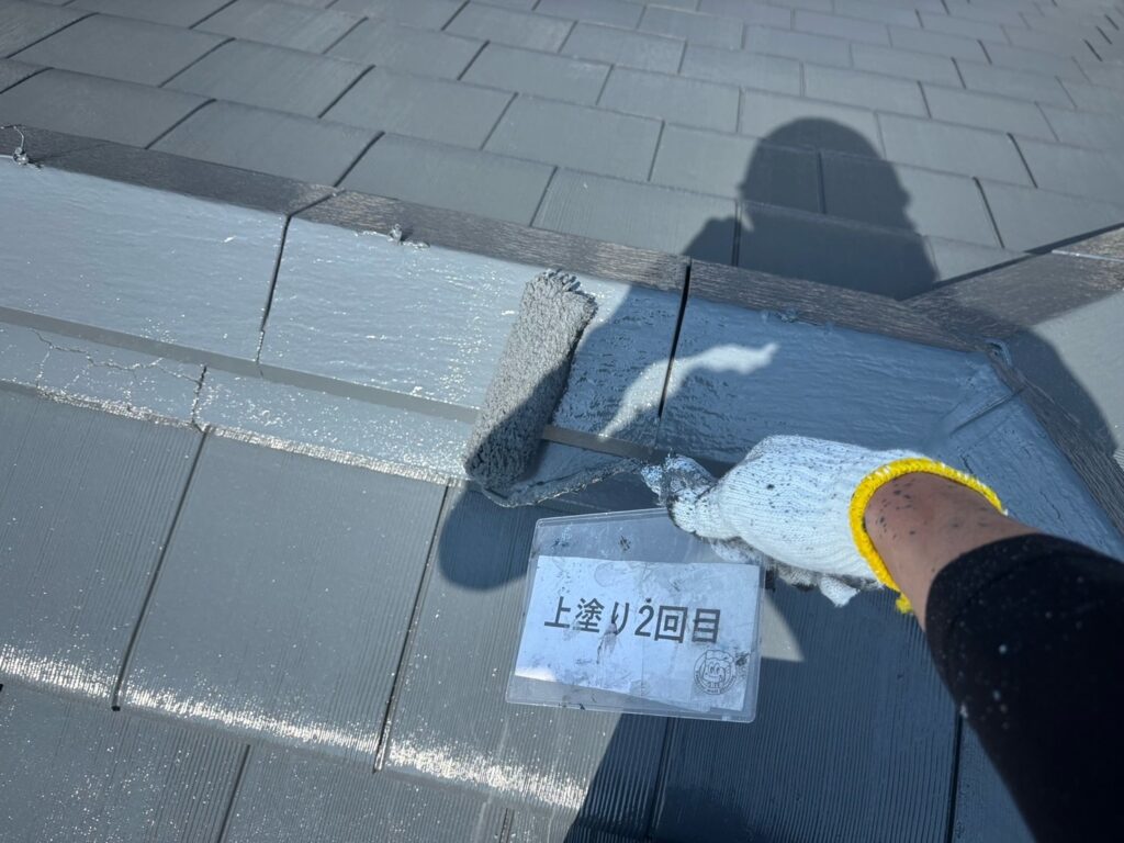 屋根上塗り2回目状況