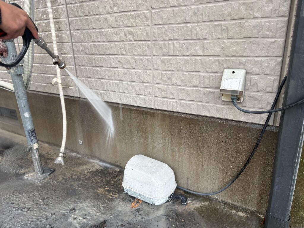 基礎高圧洗浄状況
