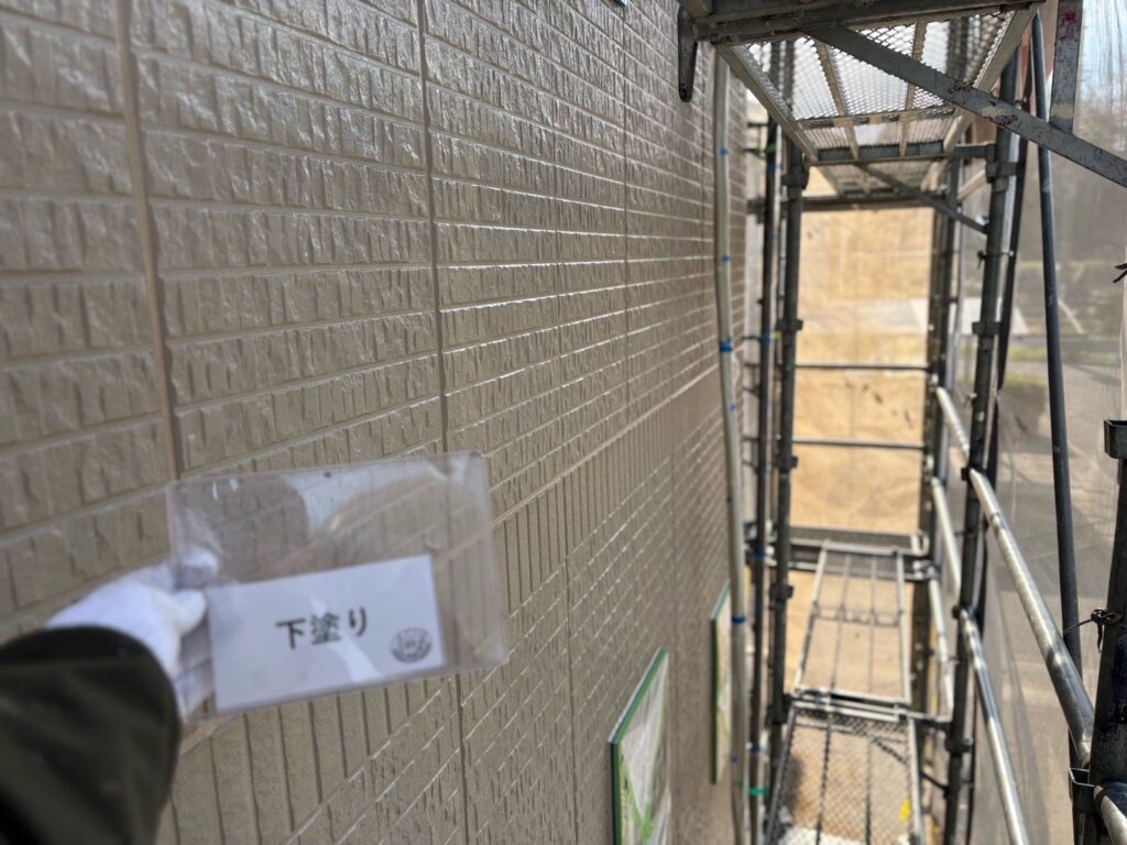 外壁下塗り完成