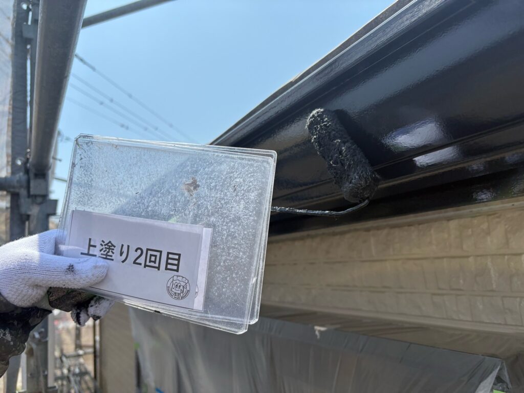 雨樋塗装<br />
上塗り2回目状況