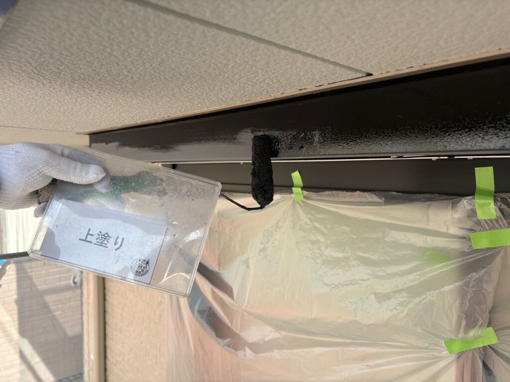 シャッターBOX<br />
上塗り状況