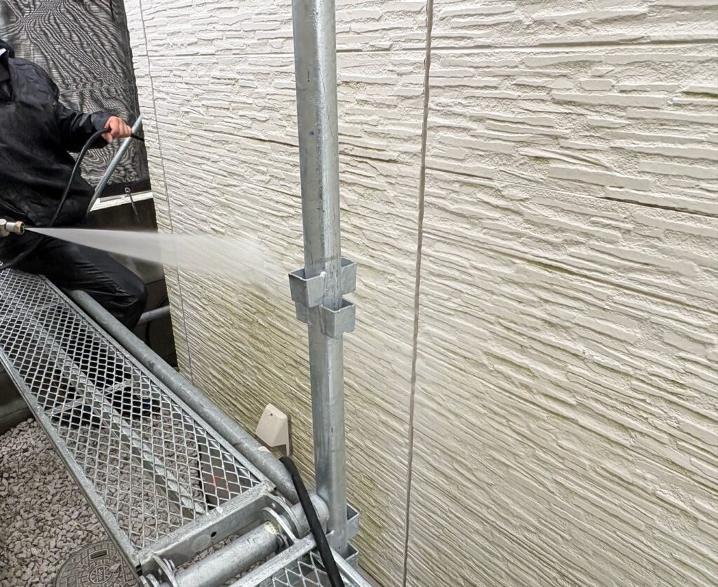 外壁　高圧洗浄状況