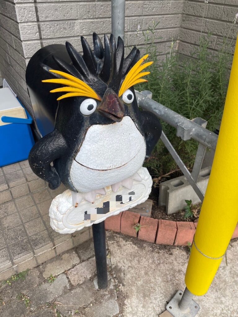 かわいいポストも錆や色褪せ出ておりました。<br />
ポスト塗装　<br />
施工前