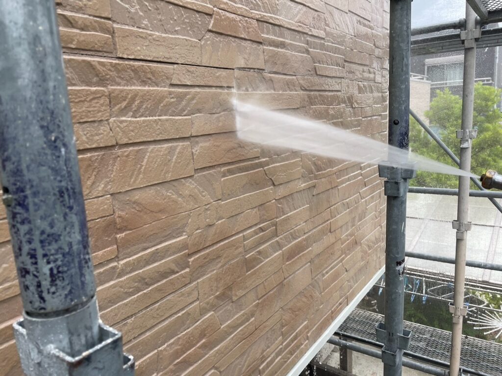 外壁　高圧洗浄状況