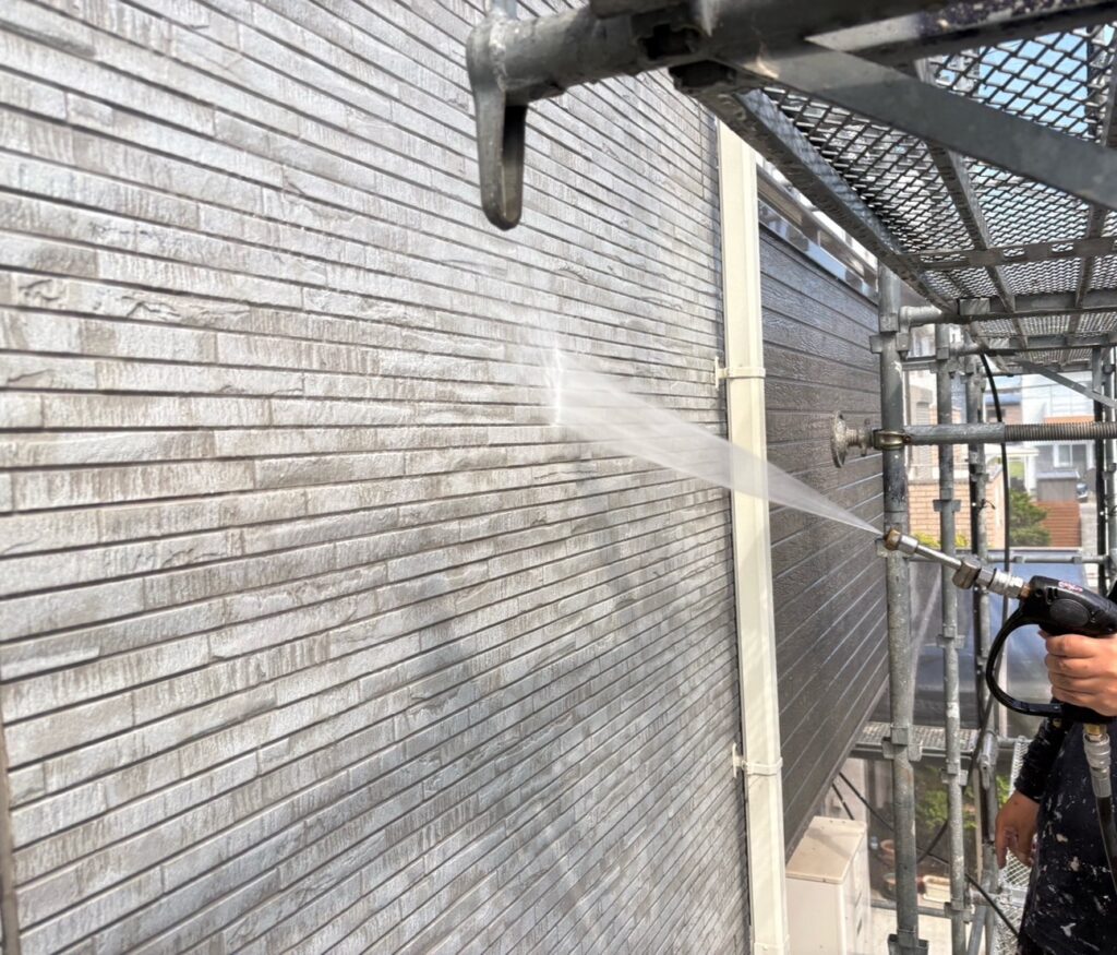 外壁　高圧洗浄状況