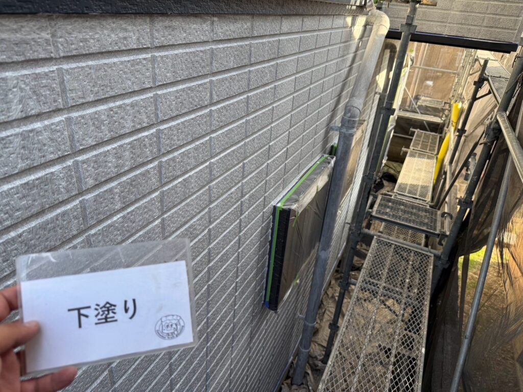 外壁下塗り<br />
完成