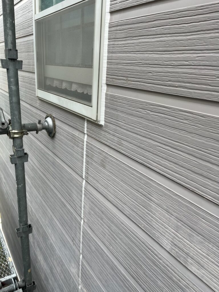 コーキング施工<br />
完成