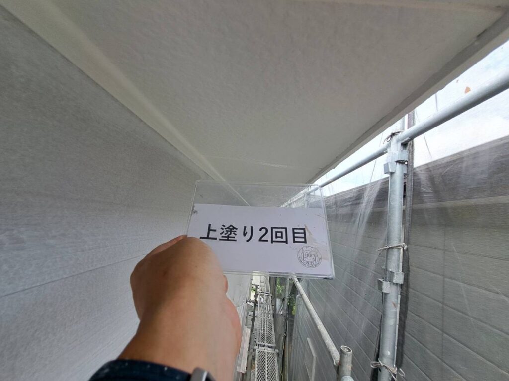 軒天塗装<br />
完成