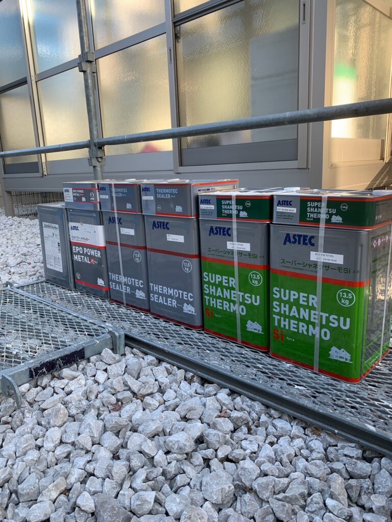 屋根塗装<br />
材料<br />
サーモテックシーラー<br />
スーパー遮熱サーモ