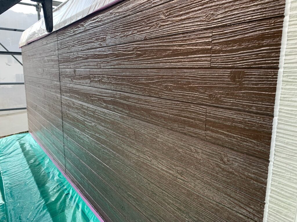 外壁クリヤー<br />
1回目完了