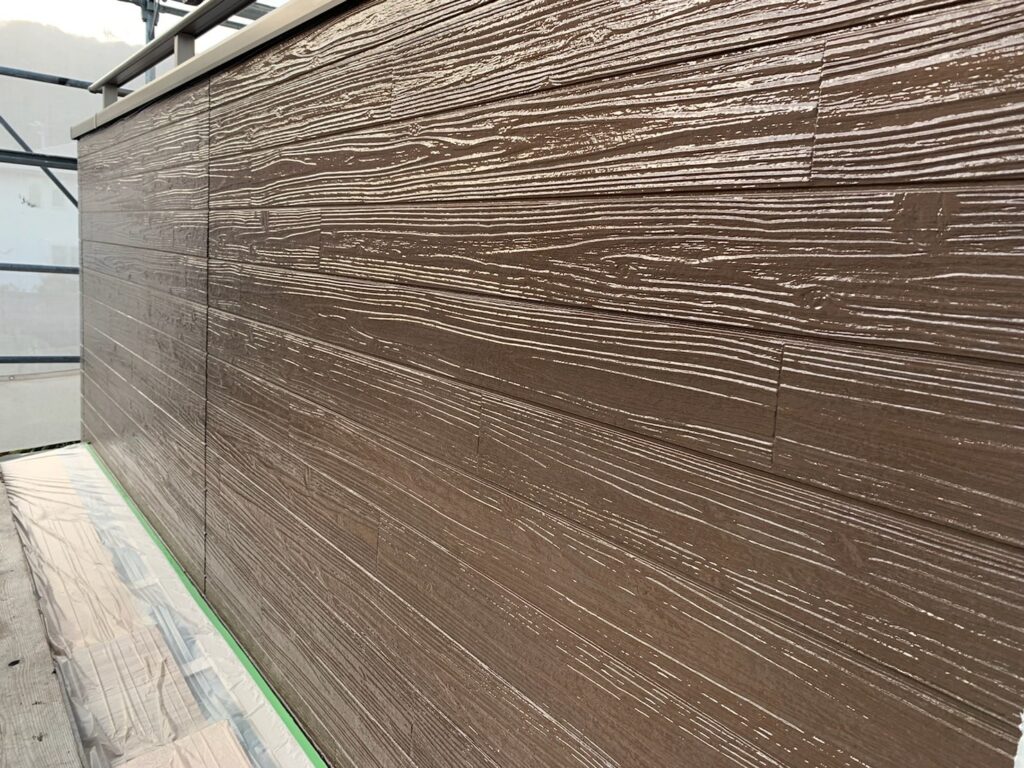 外壁クリヤー<br />
2回目完了