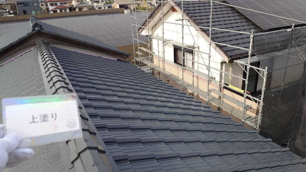 屋根塗装<br />
上塗り完成