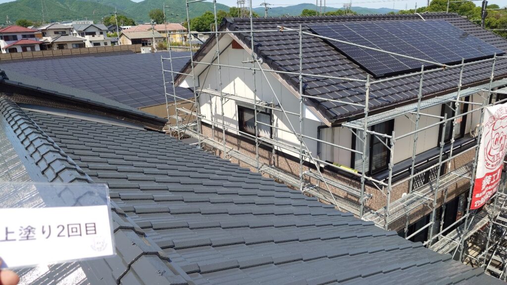 屋根塗装<br />
上塗り2回目完成