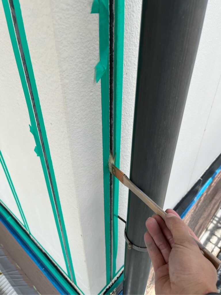 シーリング施工<br />
プライマー塗布状況