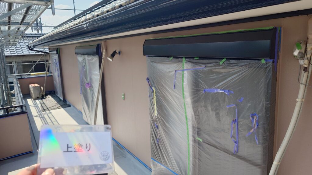 外壁塗装上塗り<br />
完成