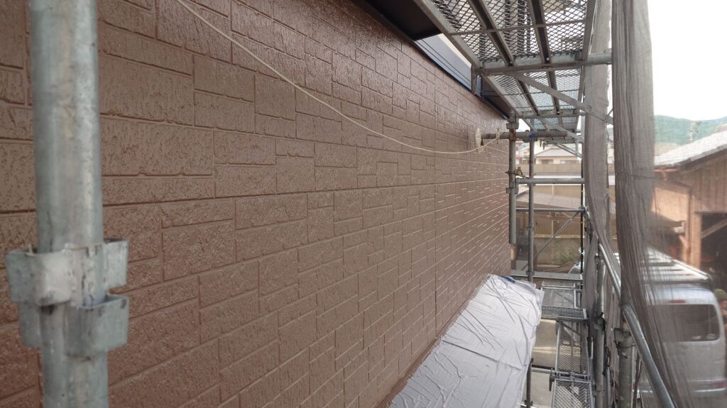 多彩模様ダブルトーン仕上げ<br />
ベース２回目完了