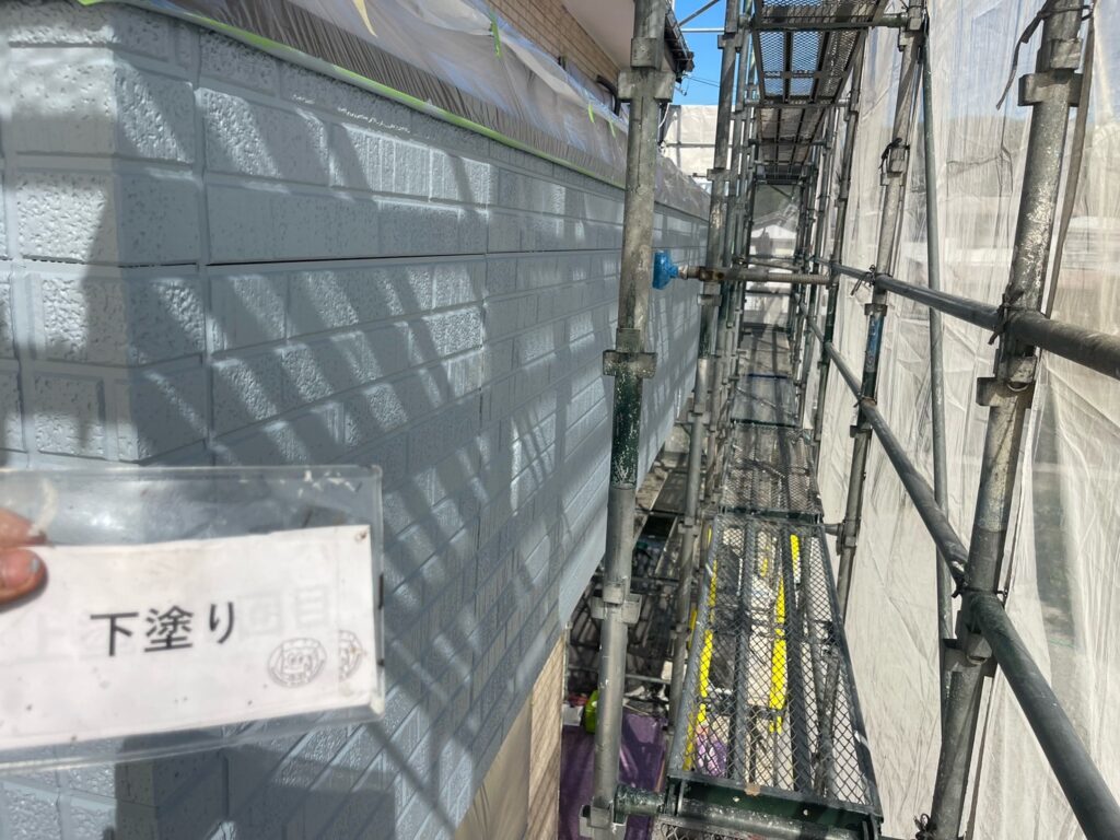 多彩模様ダブルトーン仕上げ<br />
ベース２回目完了