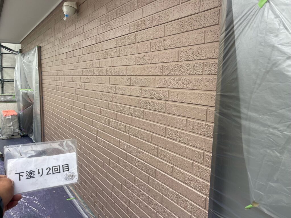 多彩模様ダブルトーン仕上げ<br />
ベース２回目完了