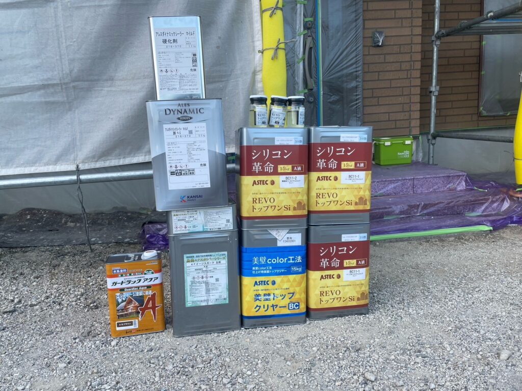 外壁塗装　多彩模様<br />
仕様材料<br />
アステック<br />
美壁color