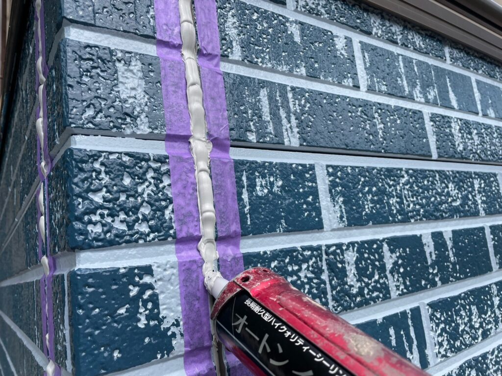 シーリング施工<br />
充填