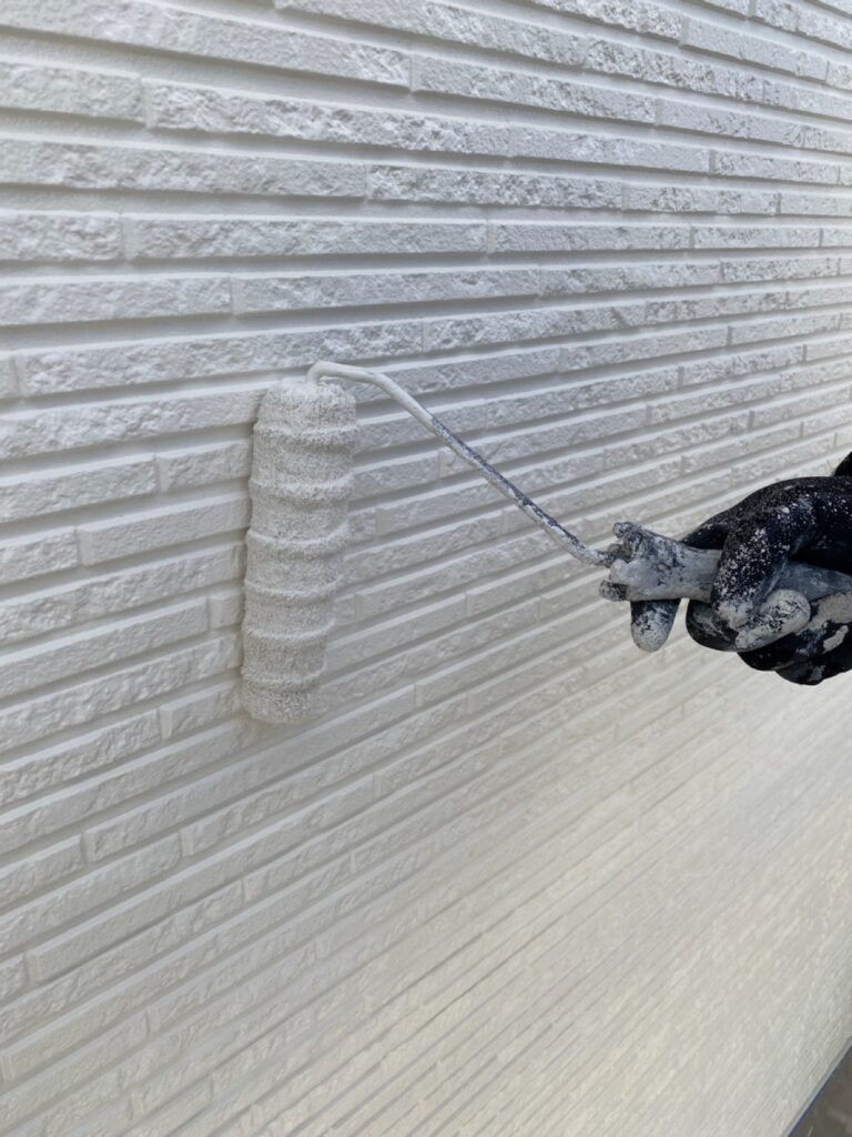 上塗りを行います。