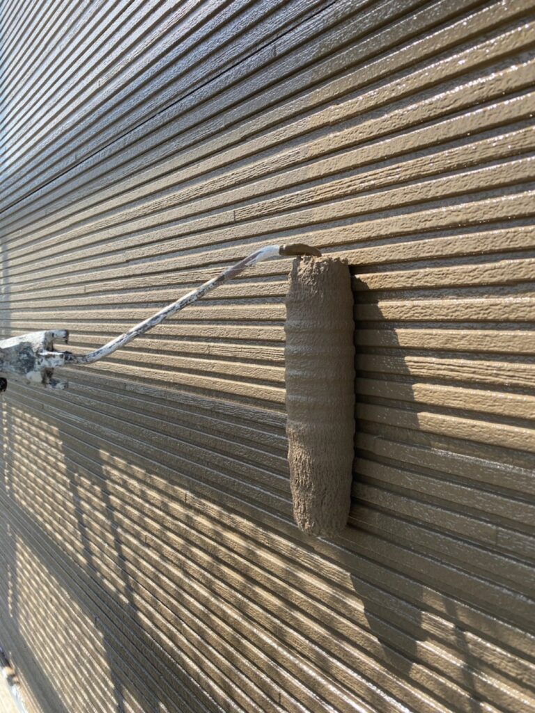 上塗りを行います。