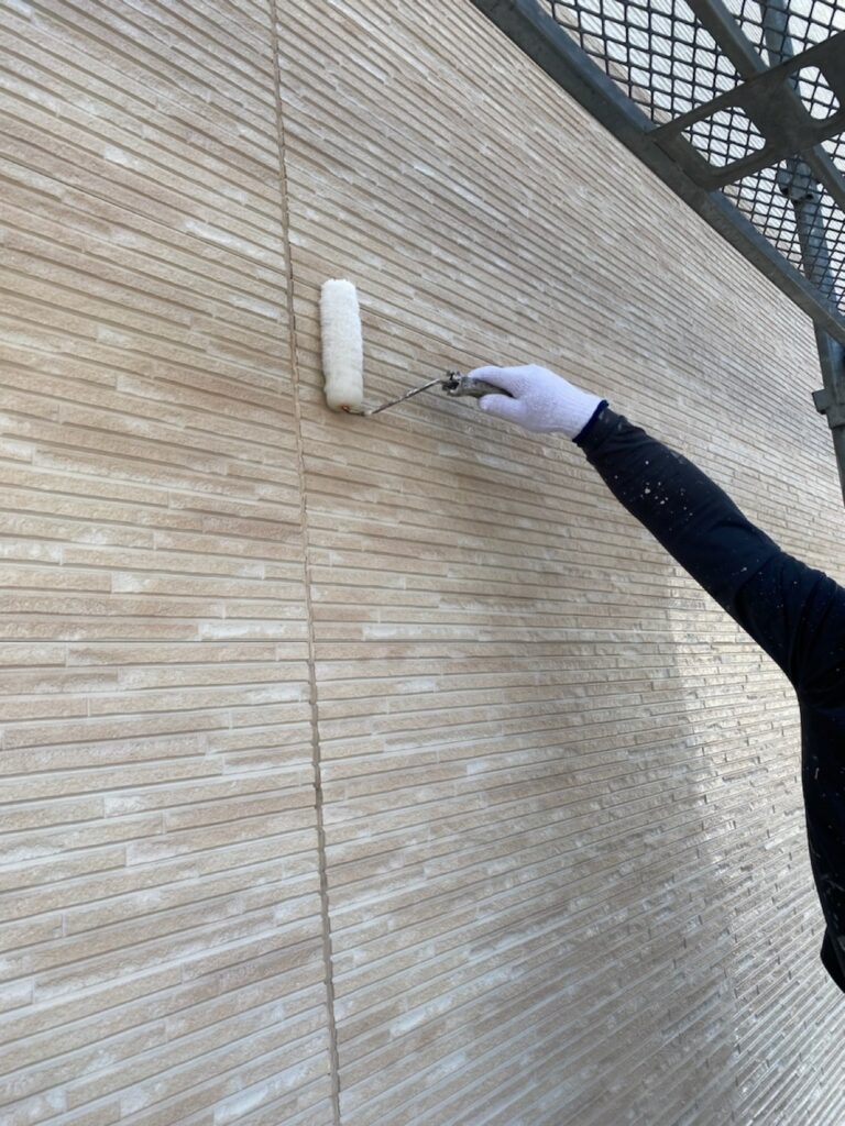 クリヤー塗装<br />
1回目状況<br />
専用バインダー