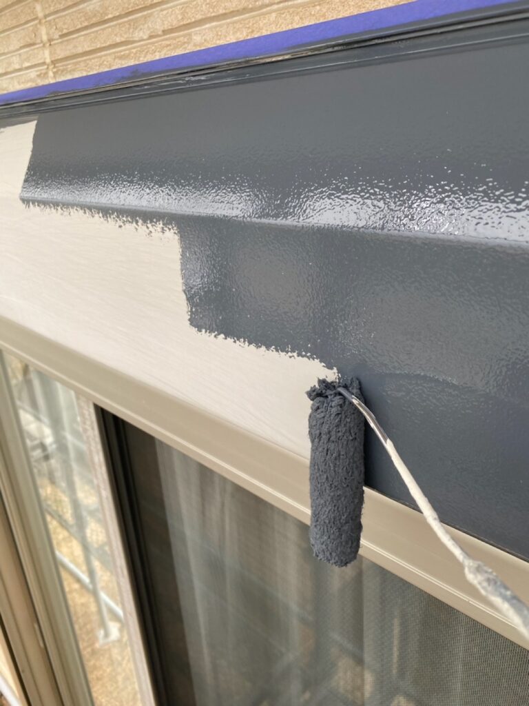 シャッターBOX<br />
下塗りです。