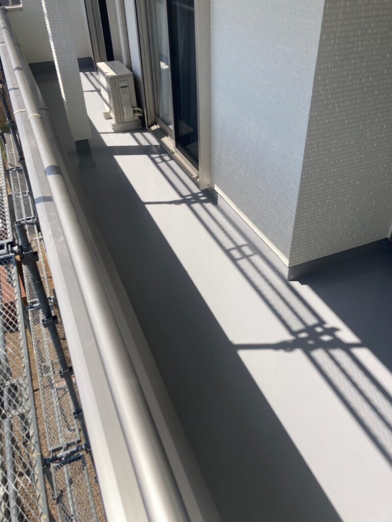 防水トップコート工法<br />
完成