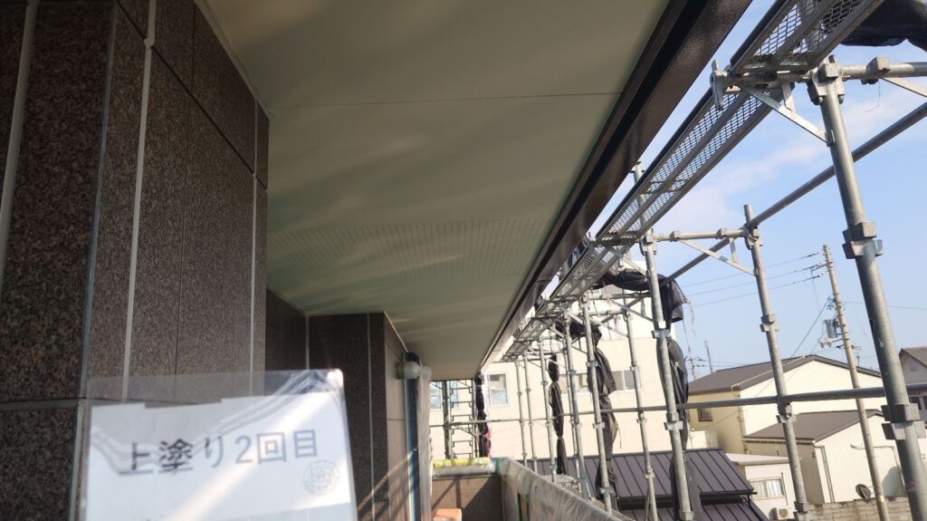 天井塗装<br />
完成
