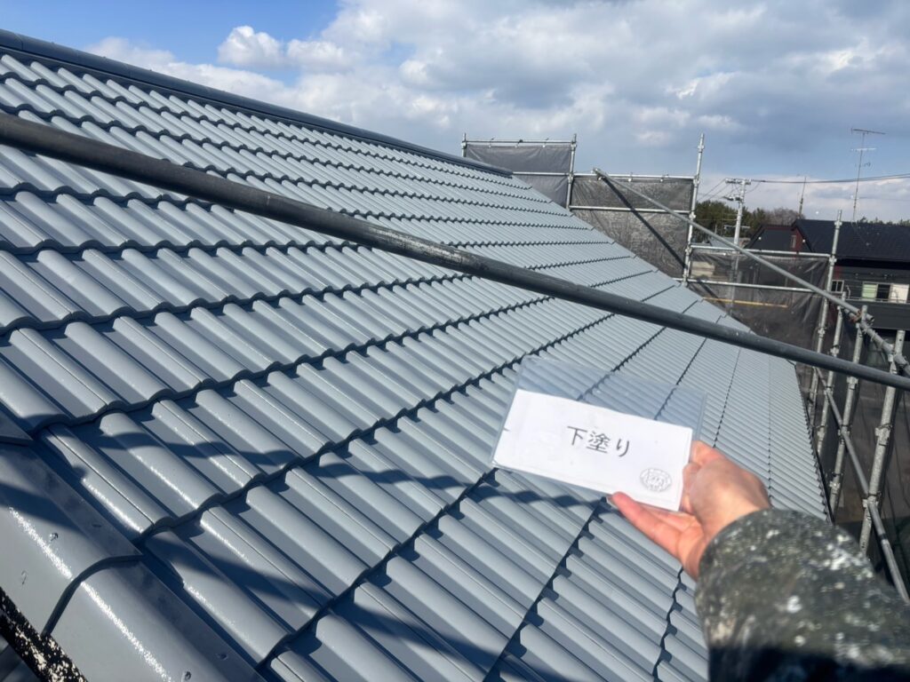 屋根塗装<br />
下塗り完成