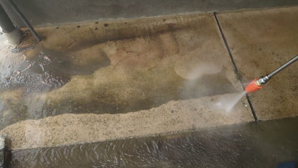 土間コンクリート洗浄