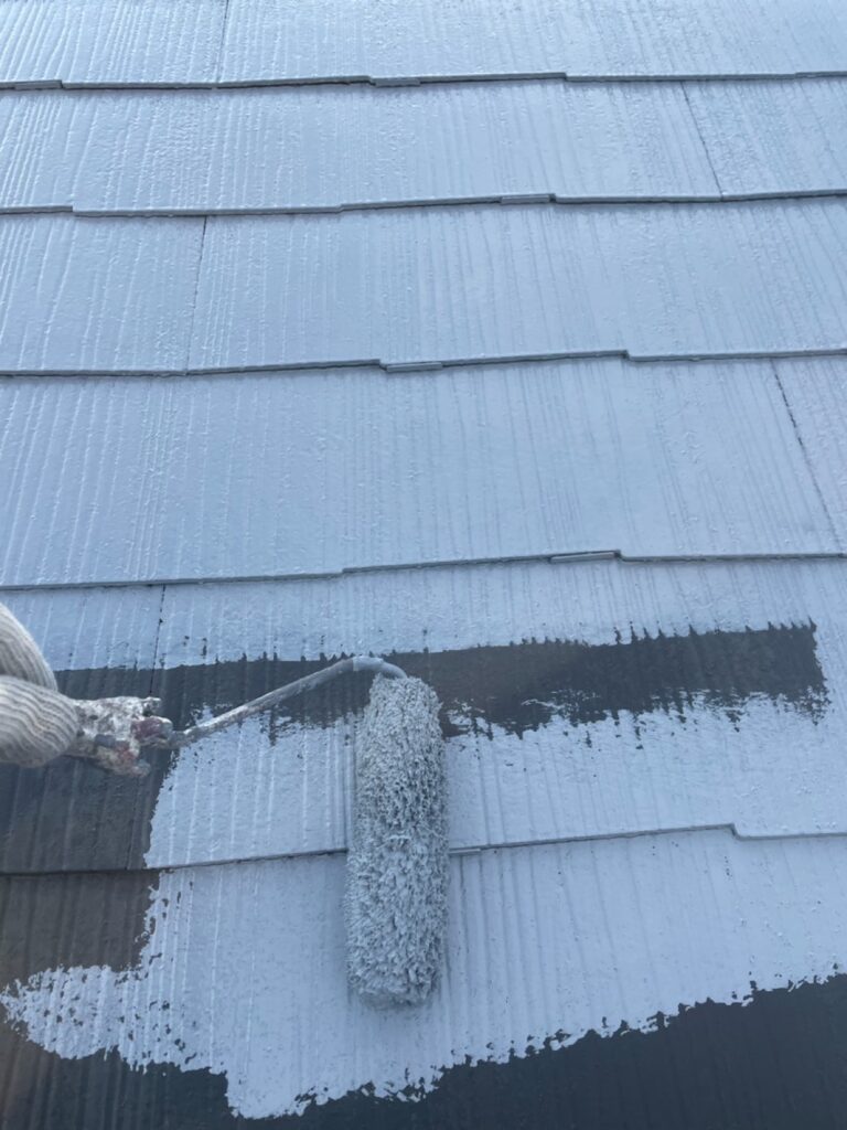 屋根塗装<br />
下塗り完成