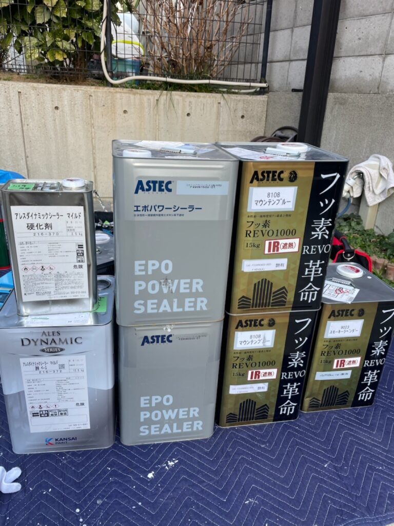 外壁上塗り塗料<br />
フッ素REVO