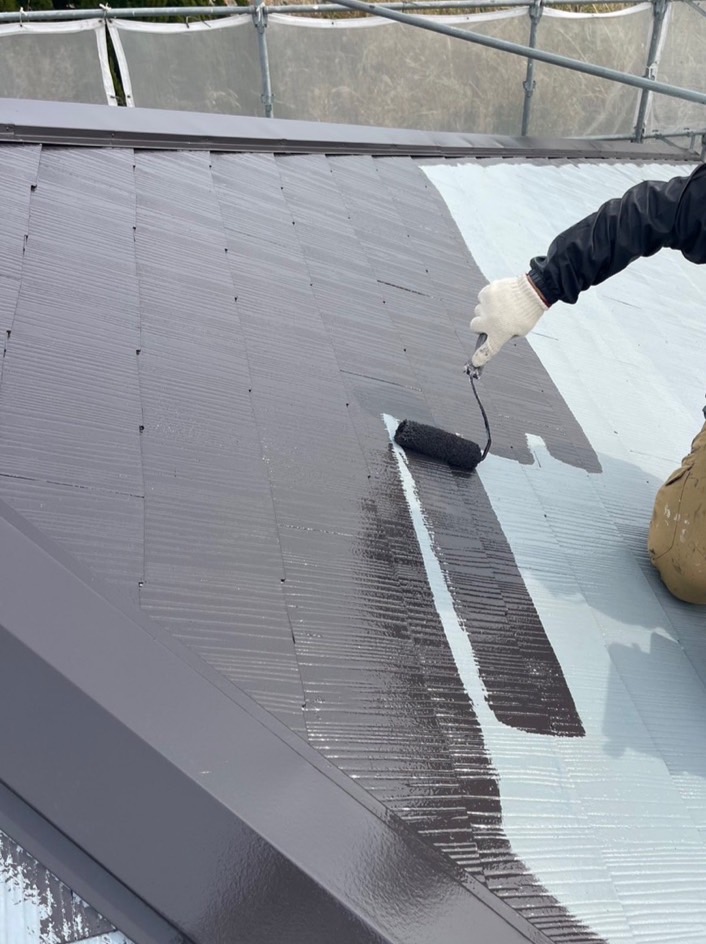 屋根塗装<br />
上塗り状況