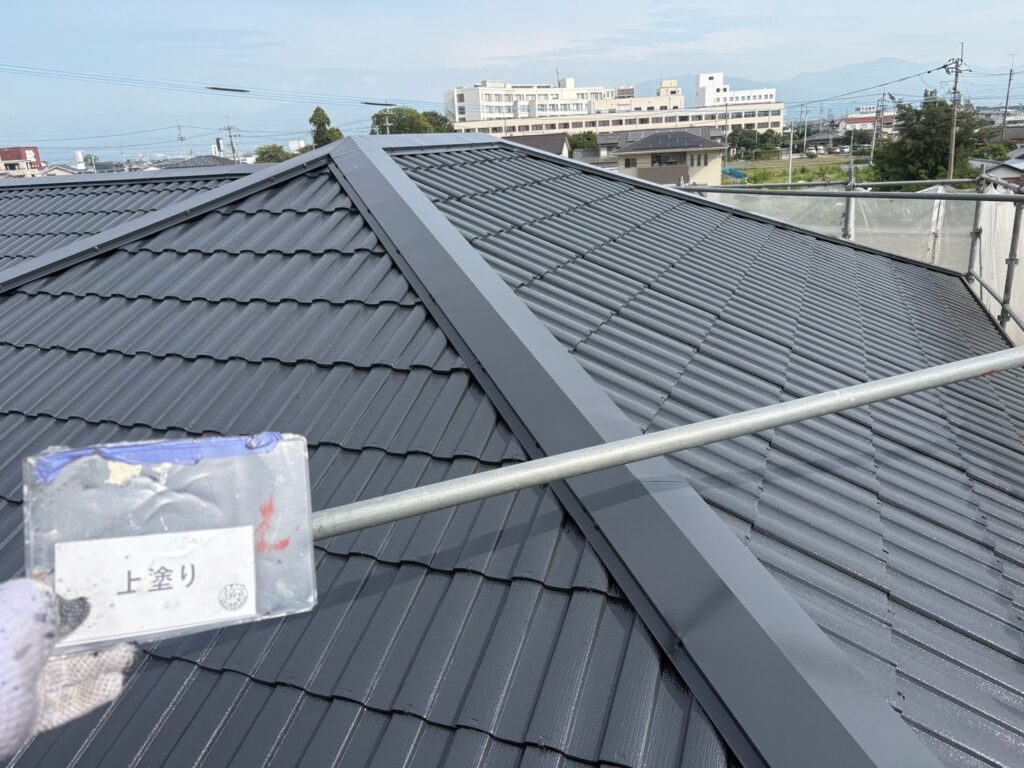 屋根塗装<br />
上塗り完了