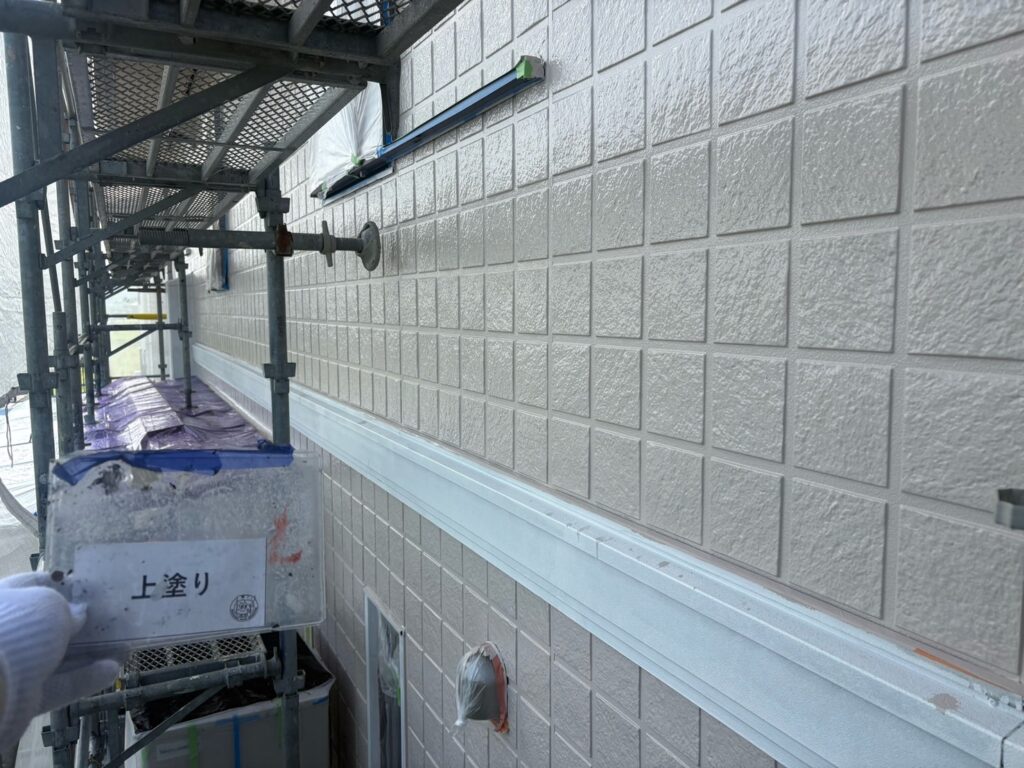 外壁塗装<br />
上塗り完了
