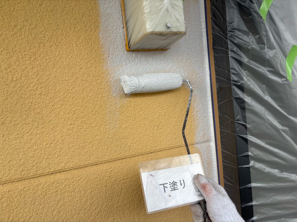 外壁下塗り状況になります。