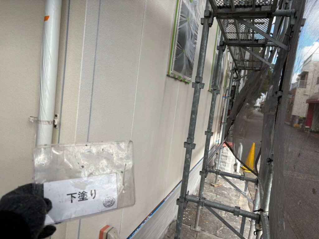 外壁下塗り完成